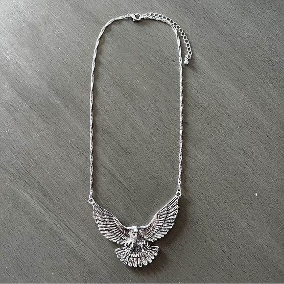 🦅 Silver Copper Eagle Flying Twisted Chain Link Patriotic USA America Necklace - Picture 1 of 5